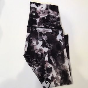 Lululemon Wunder Under Crop Luxtreme  floral 6